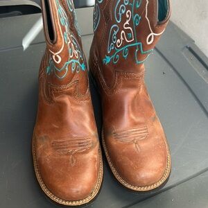 Ariat cowgirl boots